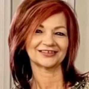 Meet your Posher, Cynthia